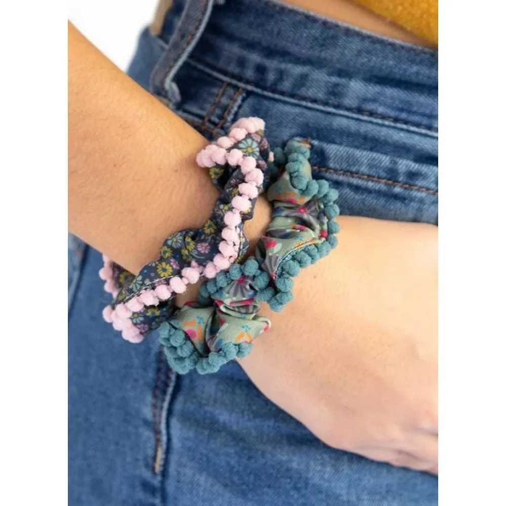 Small Pom Pom Scrunchie Set